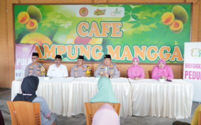 Warga Curhat Kamtibmas ke Kapolres Pasuruan di Desa Wisata Kampung Mangga