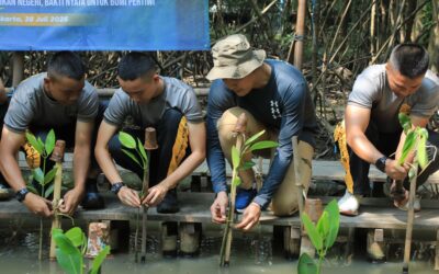 Taruna Bhayangkara Hijaukan Negeri Lewat Aksi Penanaman 100 Pohon Bakau di Jakarta Utara