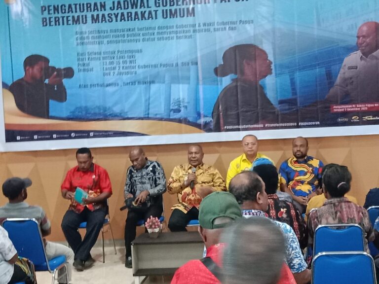 Wagub Aryoko Rumaropen Terima Aspirasi Ratusan Warga di Kantor Gubernur Papua*