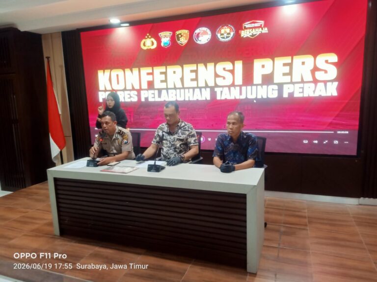 Satresnarkoba Polres Pelabuhan Tanjung Perak Bongkar Peredaran 3 Ons Sabu, Dua Tersangka Diamankan, Satu Bandar Masuk DPO